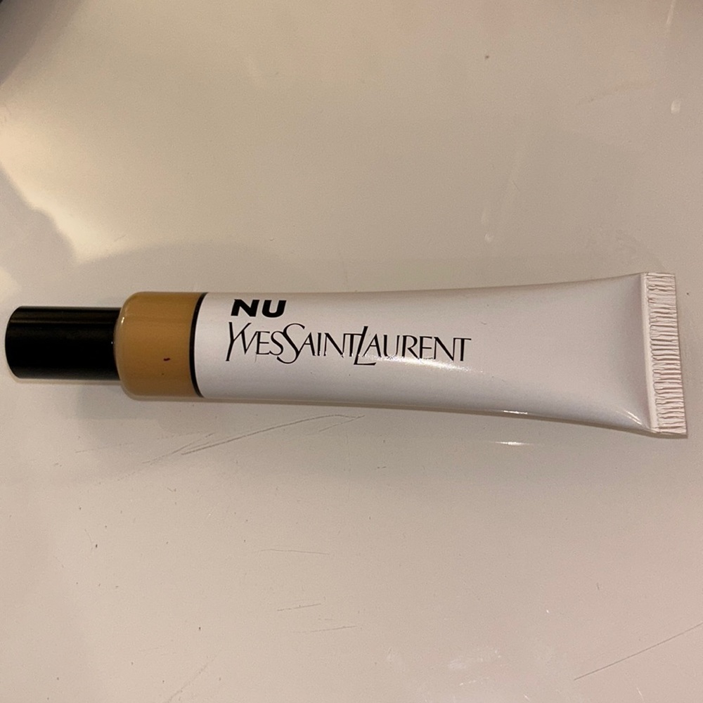 YSL NU BARE LOOK TINT Hydrating Skin Tint Foundation with Hyaluronic Acid